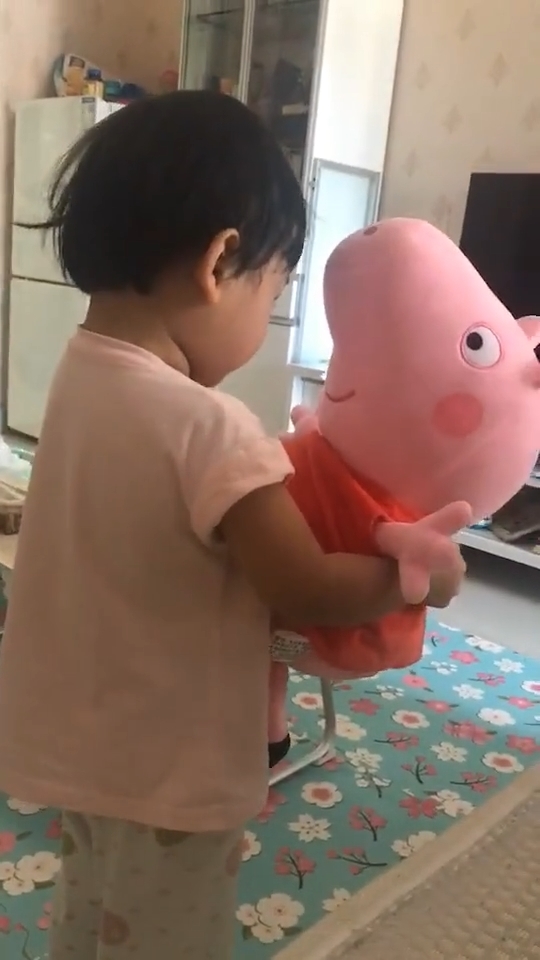 Tan chảy với những khoảnh khắc ngây ngô, đáng yêu của các nhóc tì