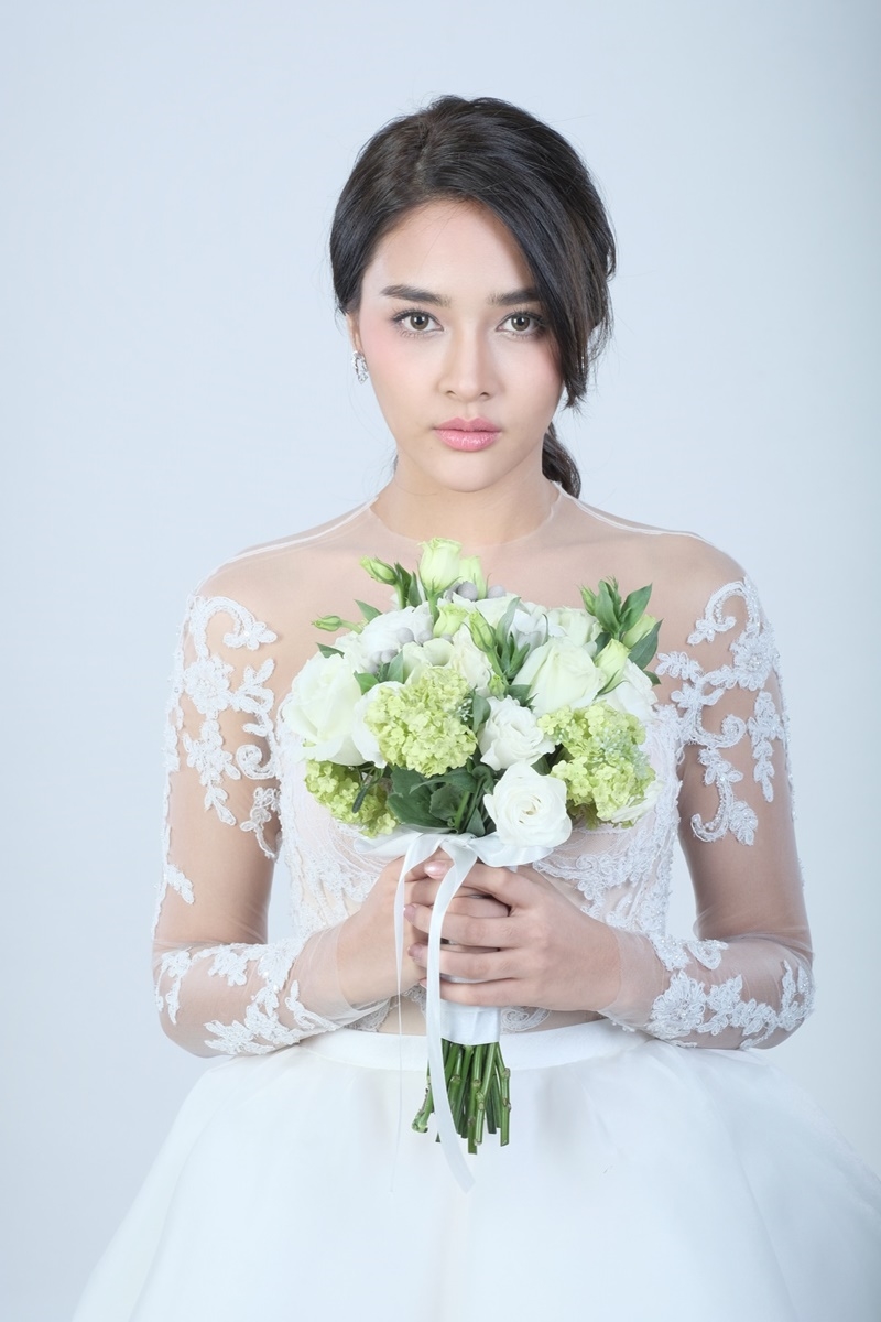'Cô Dâu Bất Đắc Dĩ' gây 'sốt' với 'mưa kiss' ngay từ tập đầu