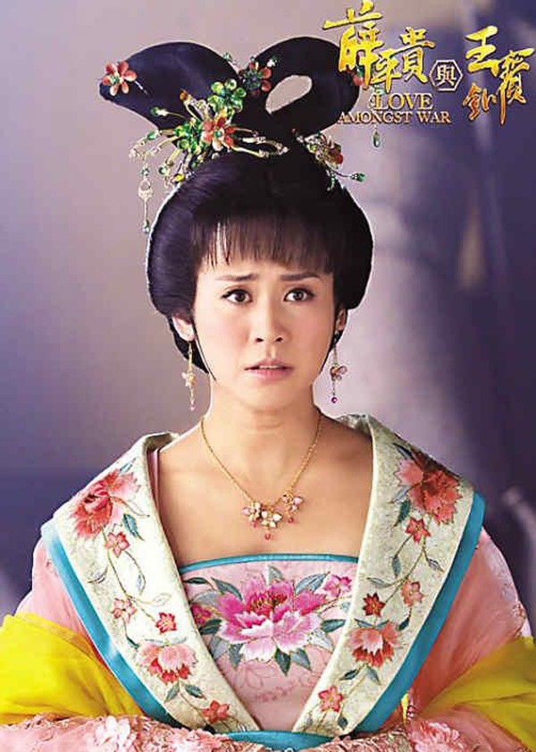 Những lần mỹ nhân Cbiz cưa sừng làm nghé trên màn ảnh