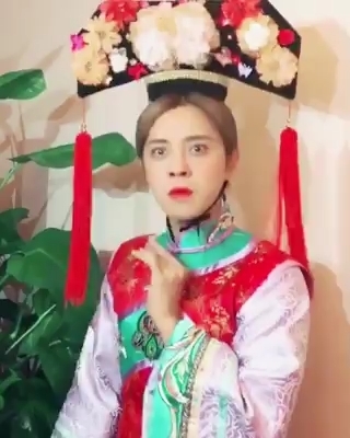 Clip hot của sao Hoa ngữ 28/08: Hôn lễ như mơ của Trương Hinh Dư