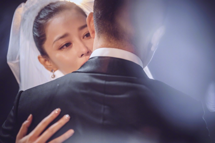 Clip hot của sao Hoa ngữ 28/08: Hôn lễ như mơ của Trương Hinh Dư