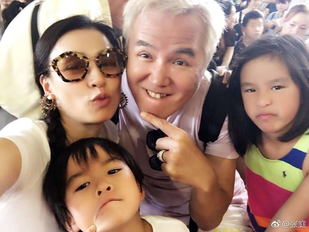 Clip hot sao Cbiz 29/08: Chồng 'Vi quý phi' Trương Đình ngoại tình?