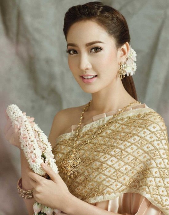 Những mỹ nữ Thái Lan thần thái nhất trong bộ trang phục truyền thống