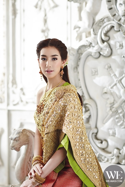 Những mỹ nữ Thái Lan thần thái nhất trong bộ trang phục truyền thống