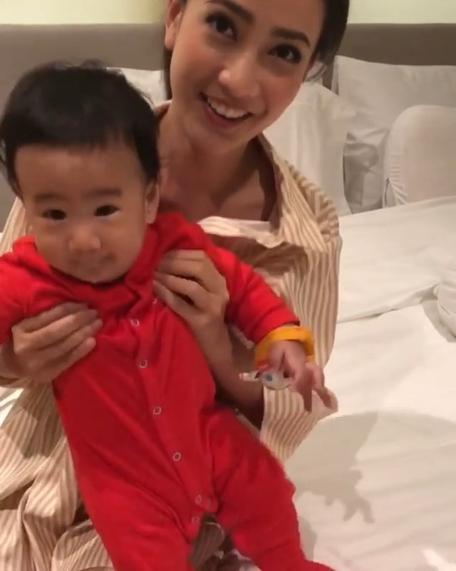 Loạt clip hot sao Thái trên mạng xã hội ngày 06/09