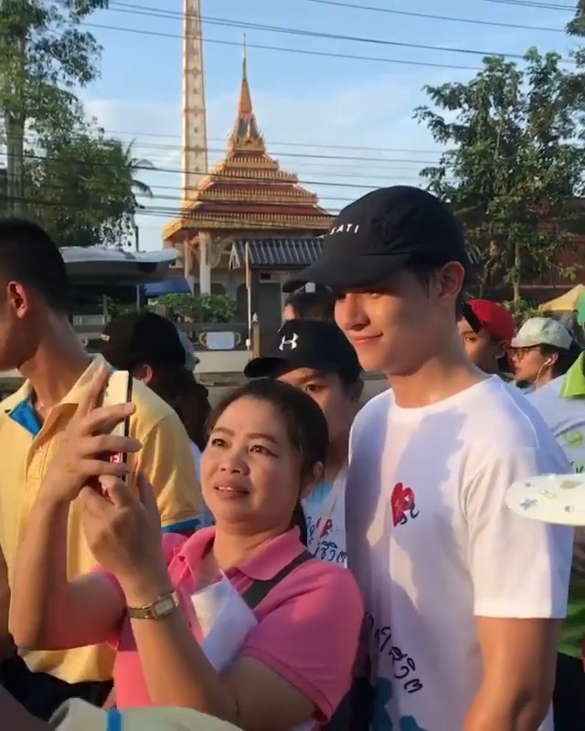 Loạt clip hot sao Thái trên mạng xã hội ngày 06/09