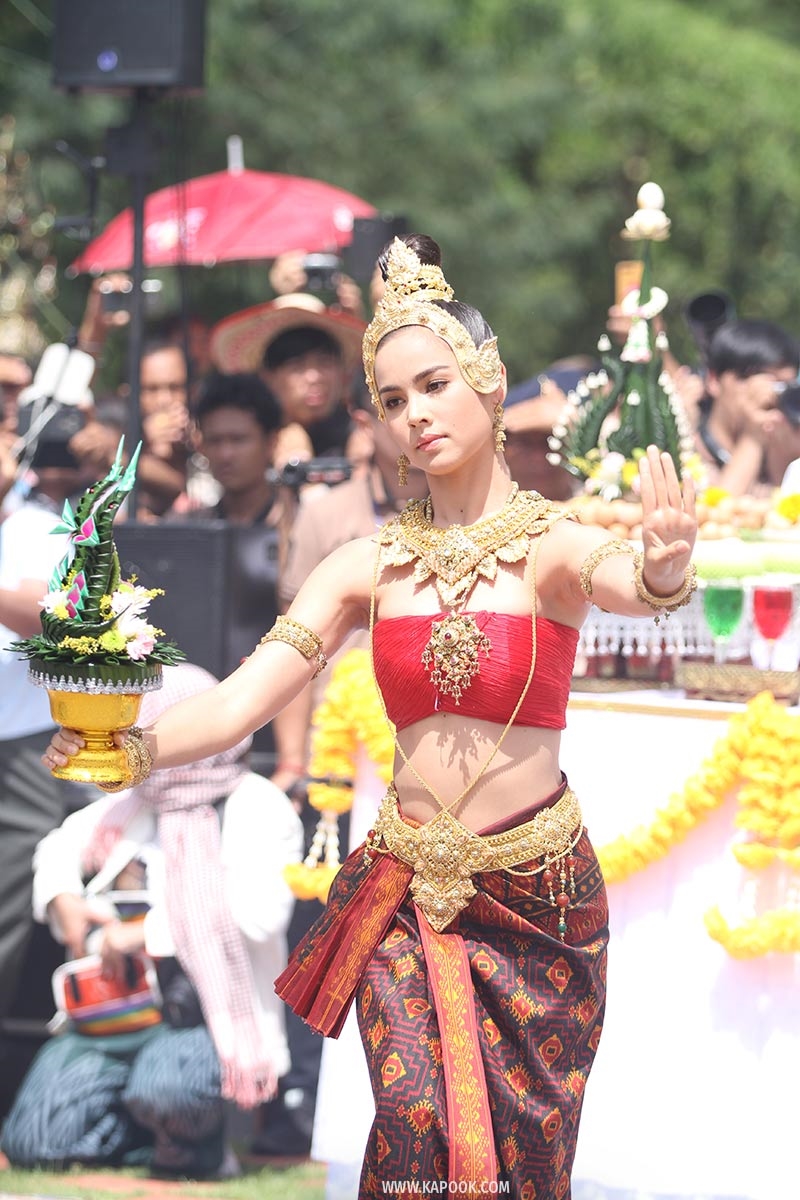 Movie 'Nữ Thần Rắn 2' tổ chức bái thần hoành tráng