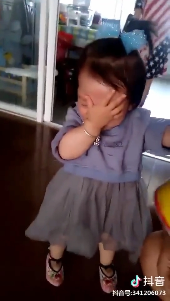 Tan chảy với những khoảnh khắc cực kỳ đáng yêu của các nhóc tì