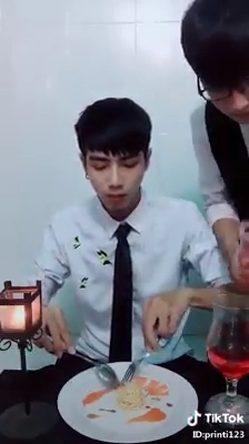 Cười nghiêng ngả với loạt clip bá đạo của cộng đồng mạng