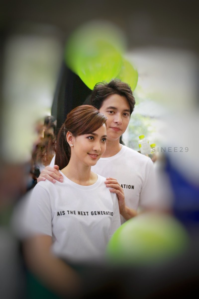 James Jirayu - Taew Natapohn gặp lại nhau trong sự kiện mới