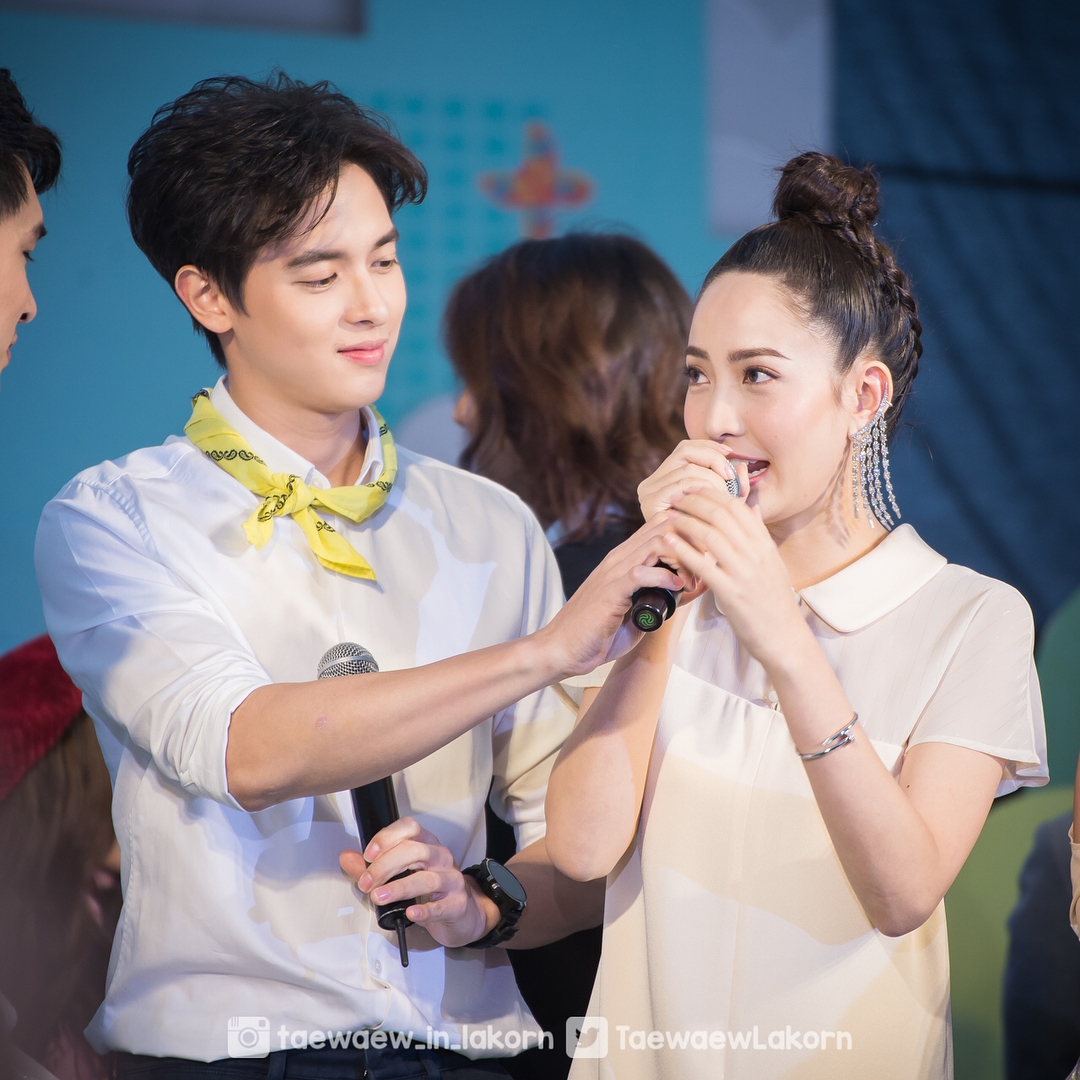 Những khoảnh khắc đáng yêu của JiTaew couple khi đi sự kiện