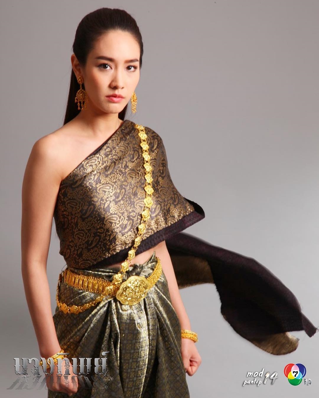 Tổng hợp loạt clip hot của sao Thái trên mạng xã hội ngày 04/10