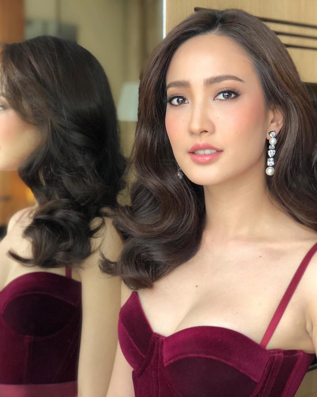 James Jirayu & Taew Natapohn gặp lại trong sự kiện mới