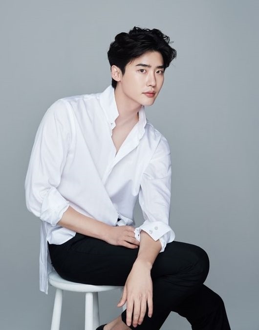 Lee Na Young trở lại màn ảnh nhỏ sau 8 năm đóng cặp Lee Jong Suk