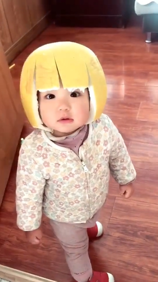 Loạt clip chứng minh trẻ con sinh ra là để 'mua vui' cho bố mẹ