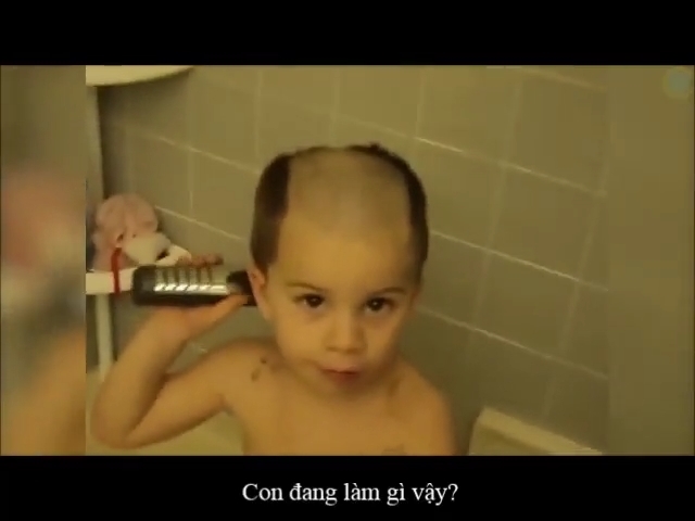 Loạt clip chứng minh trẻ con sinh ra là để 'mua vui' cho bố mẹ