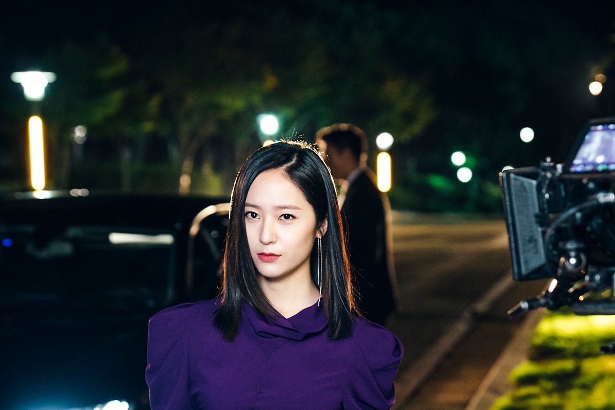 Krystal trở lại màn ảnh nhỏ với vai tặc nữ đầy khí chất và siêu ngầu