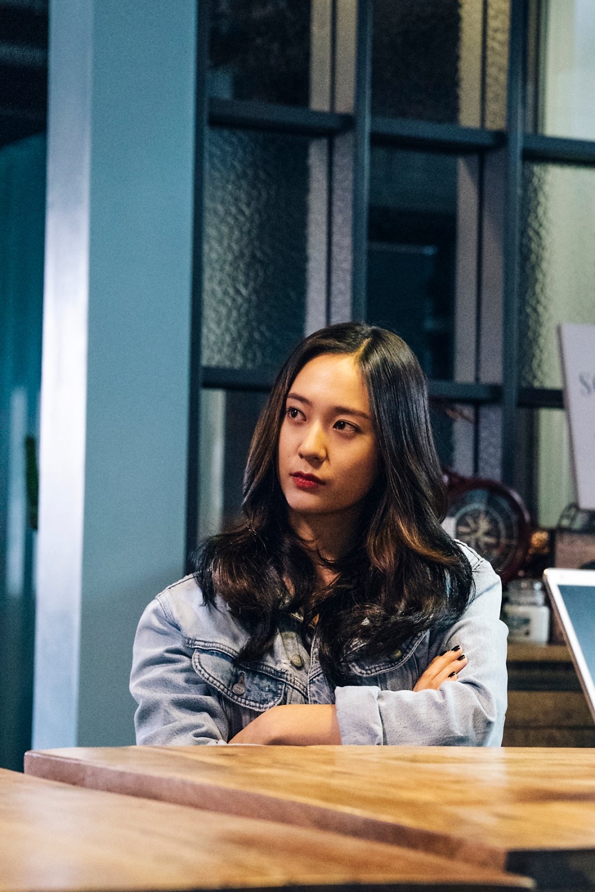 Krystal trở lại màn ảnh nhỏ với vai tặc nữ đầy khí chất và siêu ngầu