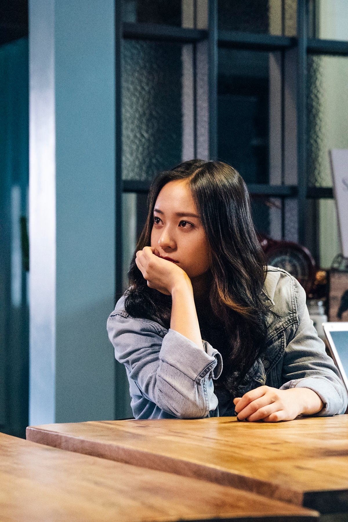 Krystal trở lại màn ảnh nhỏ với vai tặc nữ đầy khí chất và siêu ngầu