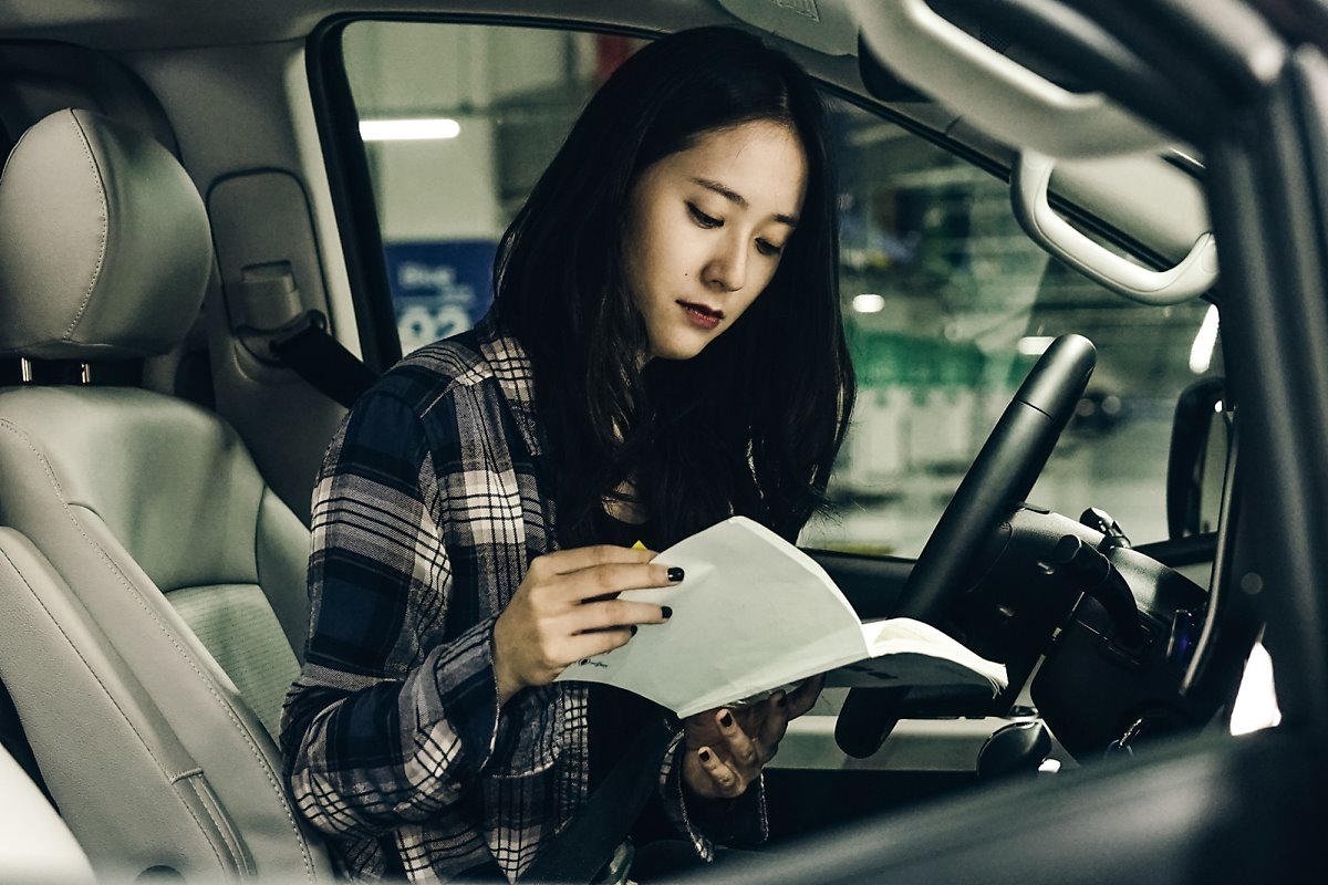 Krystal trở lại màn ảnh nhỏ với vai tặc nữ đầy khí chất và siêu ngầu