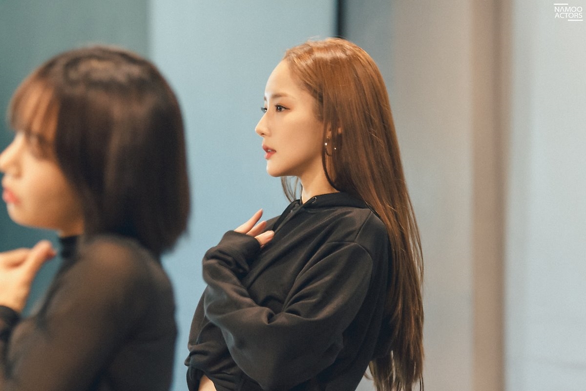 Park Min Young khoe vẻ đẹp nữ thần trong Fanmeeting