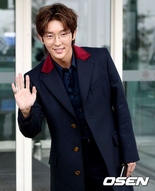 Lee Jun Ki cực bảnh và nổi bật tại sân bay đi nước ngoài làm việc