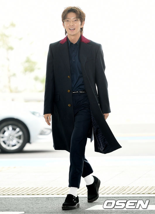 Lee Jun Ki cực bảnh và nổi bật tại sân bay đi nước ngoài làm việc