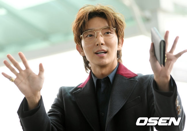 Lee Jun Ki cực bảnh và nổi bật tại sân bay đi nước ngoài làm việc