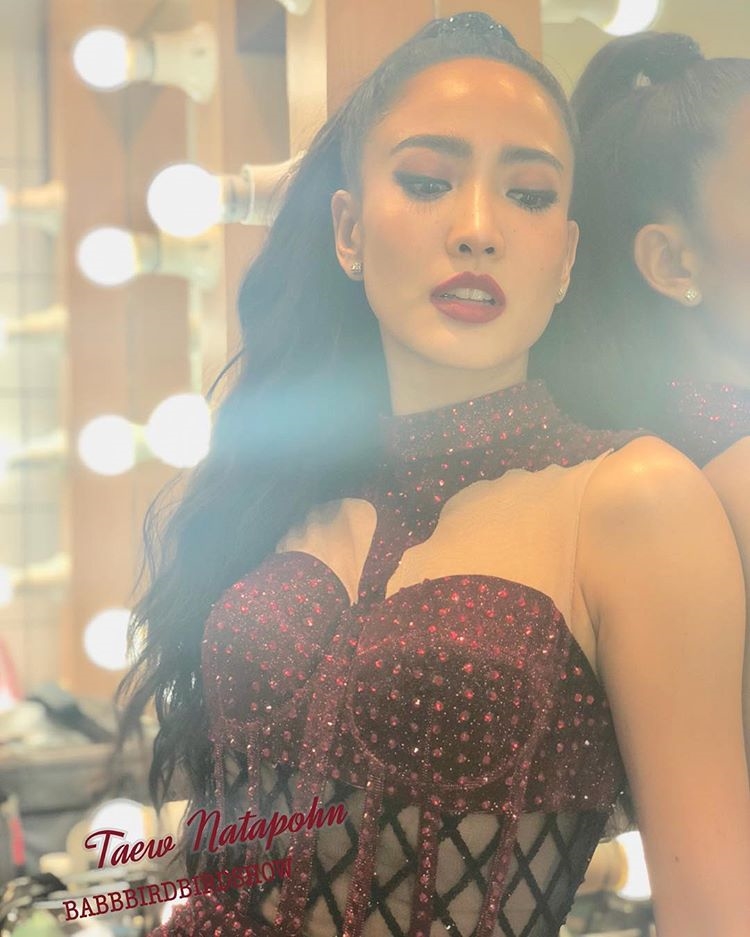 Taew Natapohn lột xác nhảy sexy trong concert của đàn anh gây 'sốt'