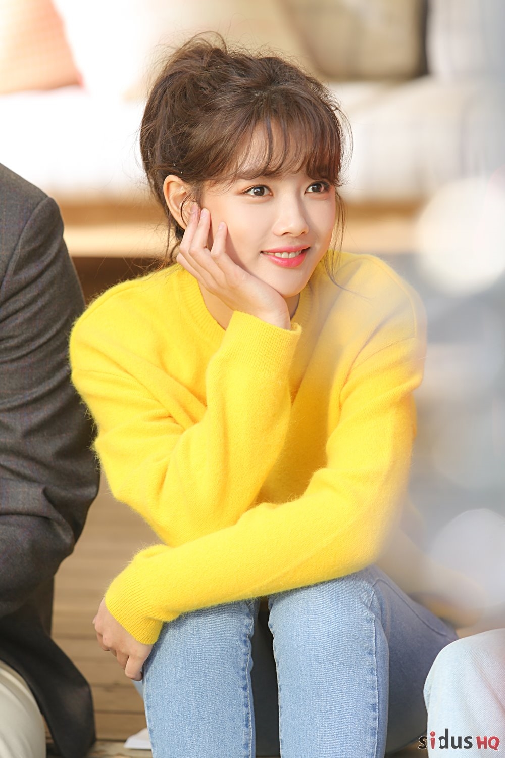 Kim Yoo Jung khoe nụ cười tỏa nắng trong loạt ảnh phim mới