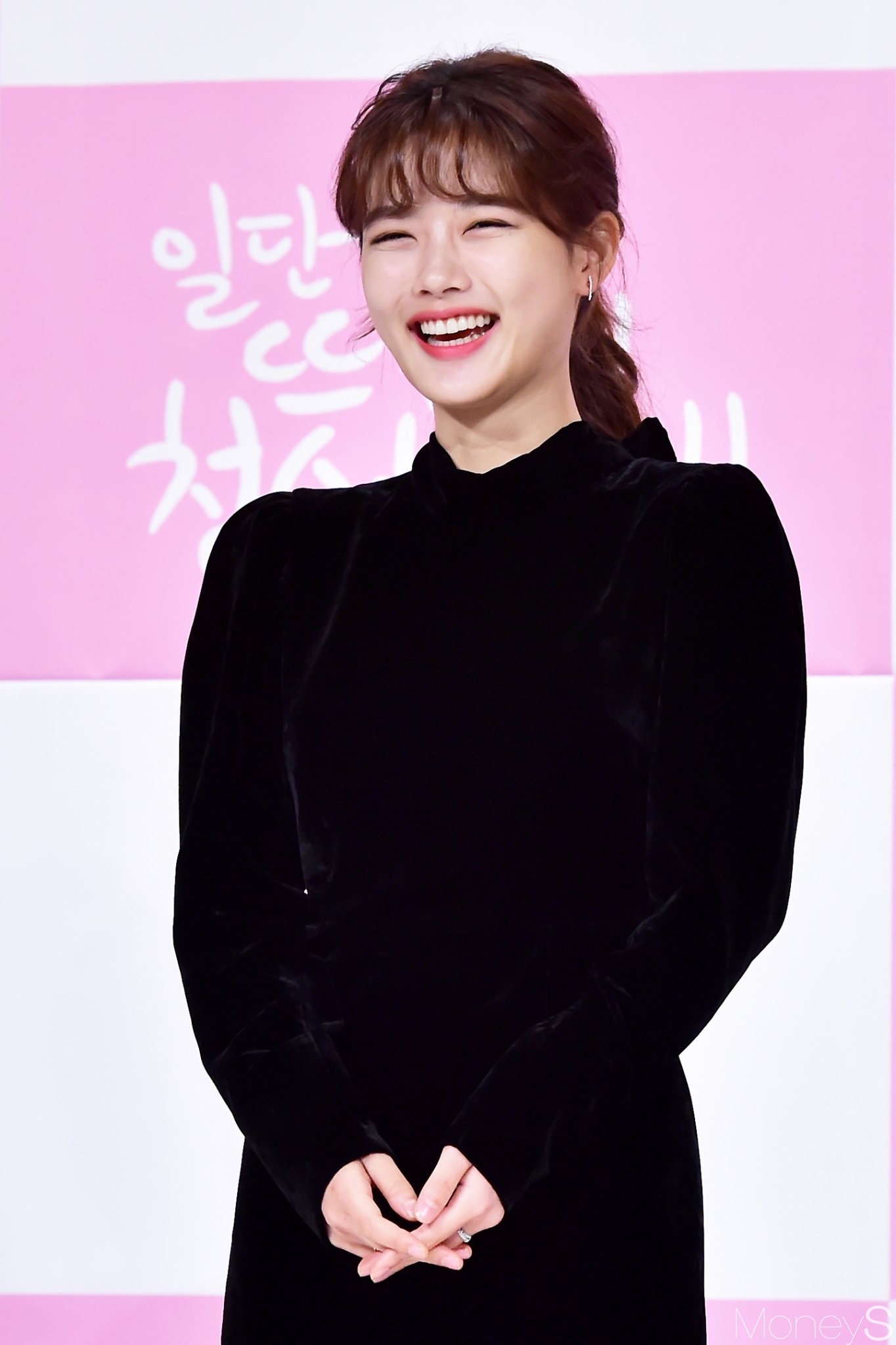 Kim Yoo Jung đáng yêu trong họp báo 'Clean with Passion for Now'