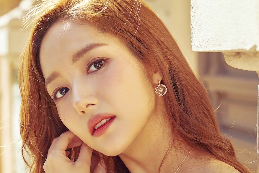 Park Min Young được mời tham gia phim mới với vai diễn fangirl