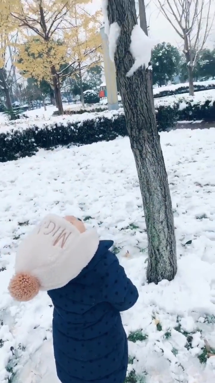 Dở khóc dở cười với những tình huống oái ăm do các nhóc tì gây ra