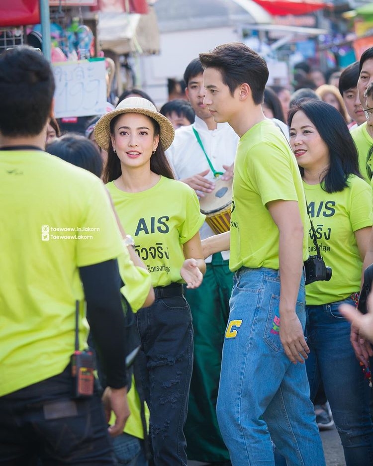 James Jirayu - Taew Natapohn gây 'bão' khi lại cùng đi sự kiện