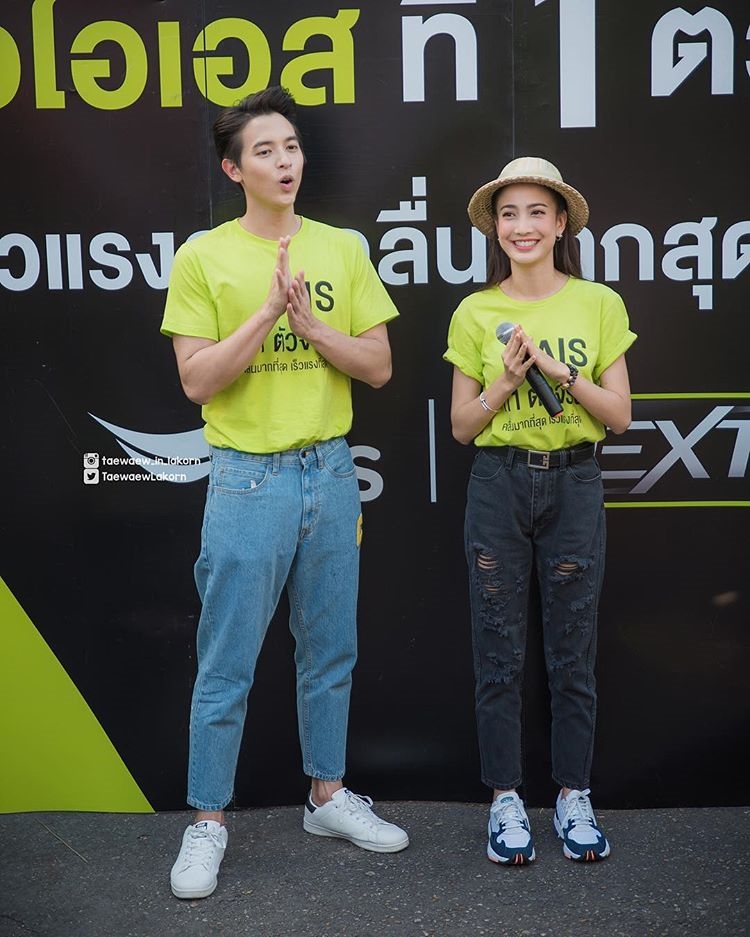 James Jirayu - Taew Natapohn gây 'bão' khi lại cùng đi sự kiện