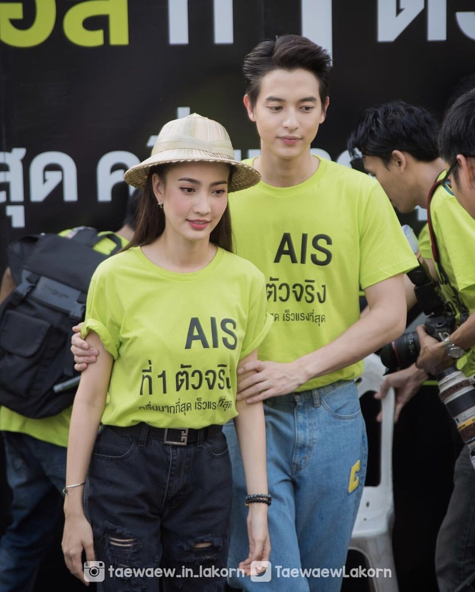 James Jirayu - Taew Natapohn gây 'bão' khi lại cùng đi sự kiện