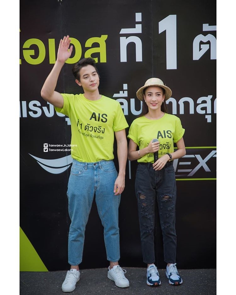 James Jirayu - Taew Natapohn gây 'bão' khi lại cùng đi sự kiện
