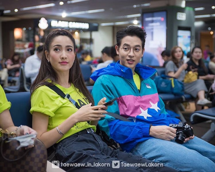 James Jirayu - Taew Natapohn gây 'bão' khi lại cùng đi sự kiện