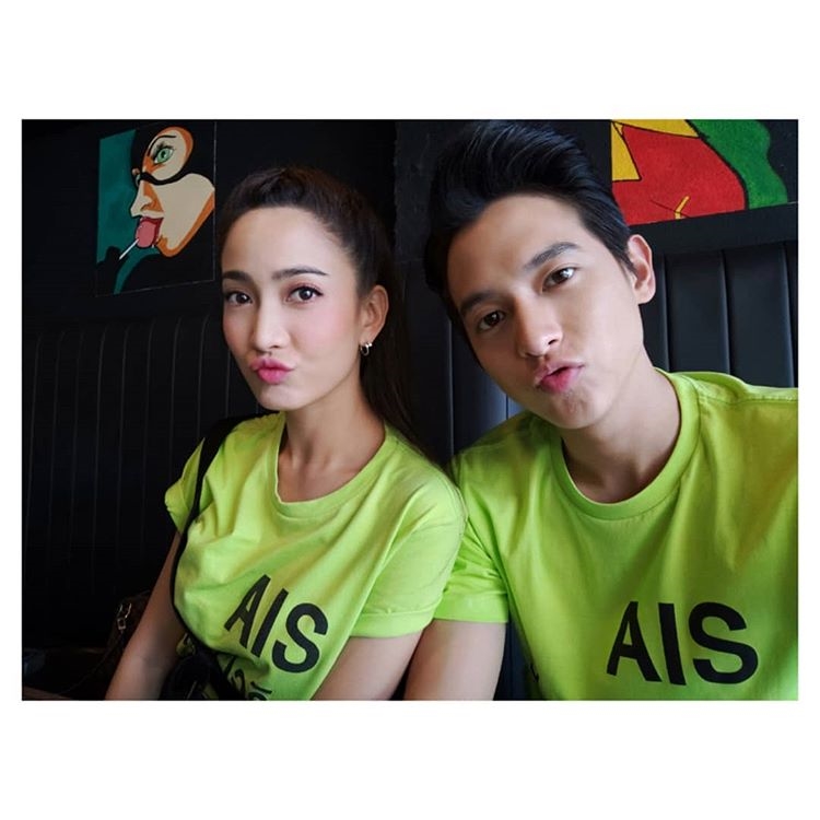 James Jirayu - Taew Natapohn gây 'bão' khi lại cùng đi sự kiện