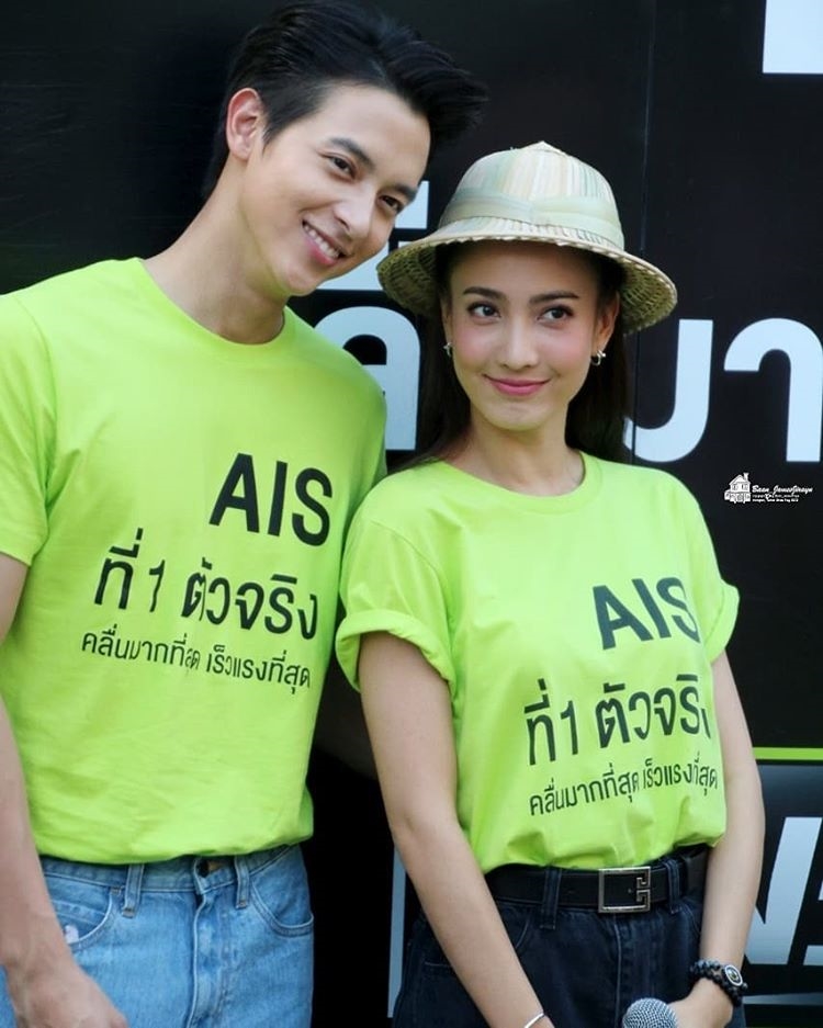 James Jirayu - Taew Natapohn gây 'bão' khi lại cùng đi sự kiện