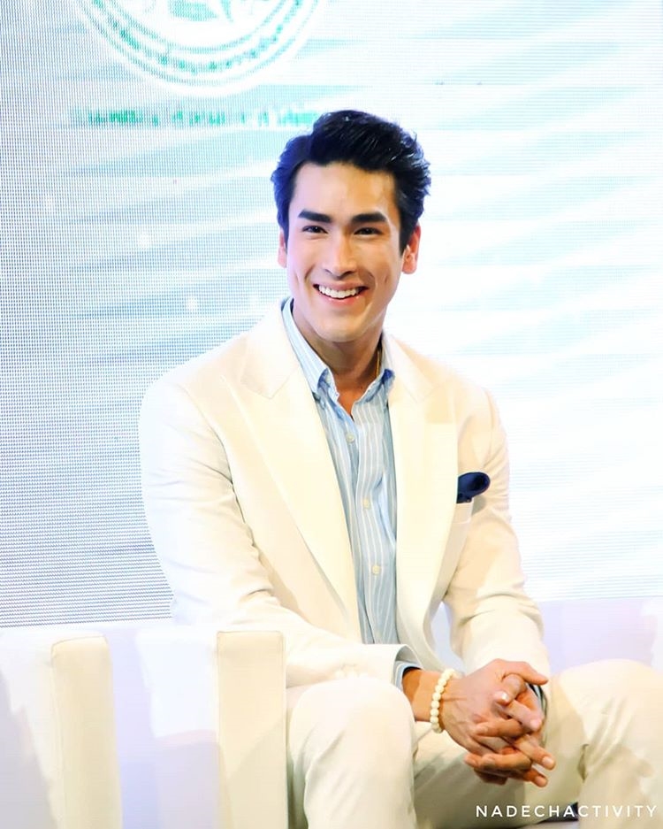 Tuyển tập những 'nụ cười tỏa nắng' trong showbiz Thái