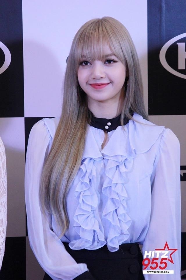 Loạt topstar hàng đầu Thái lũ lượt kéo nhau đi xem concert Black Pink