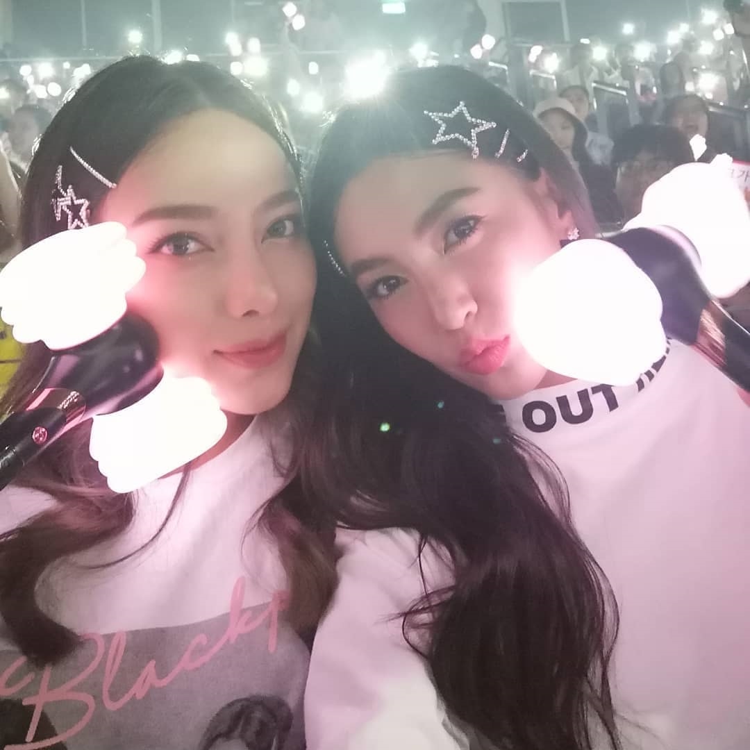 Loạt topstar hàng đầu Thái lũ lượt kéo nhau đi xem concert Black Pink