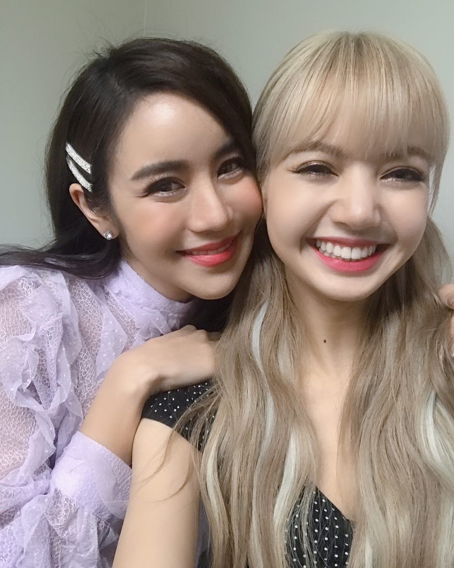 Loạt topstar hàng đầu Thái lũ lượt kéo nhau đi xem concert Black Pink