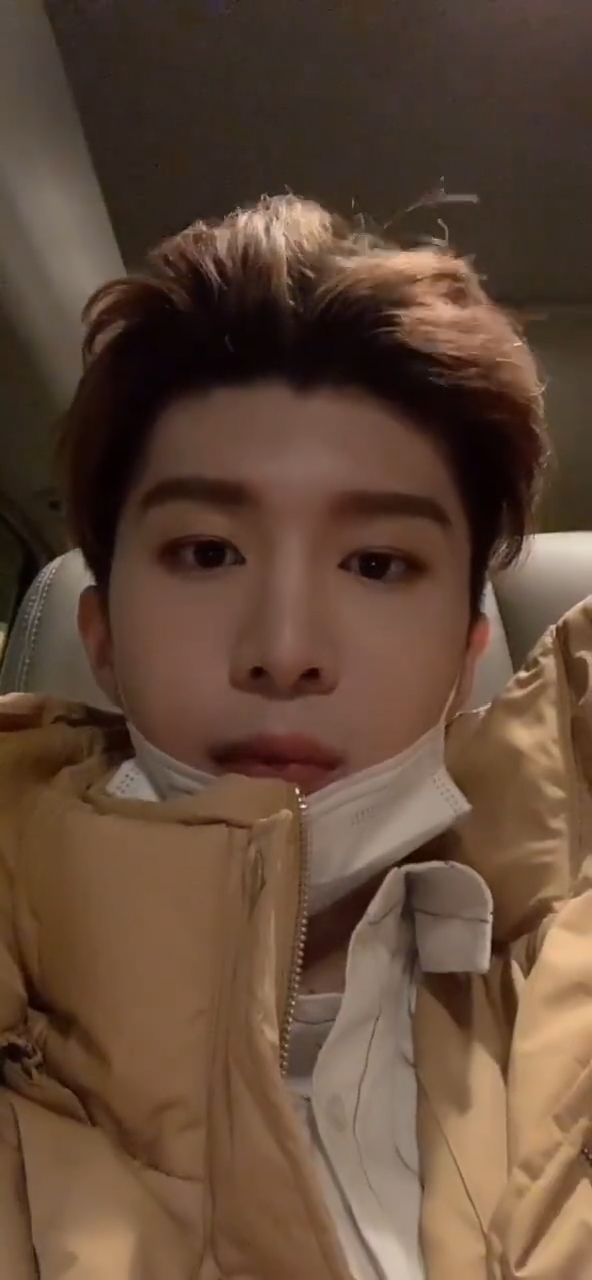 Clip hot Hoa ngữ 16/01: Tạ Na bị netizen ném đá