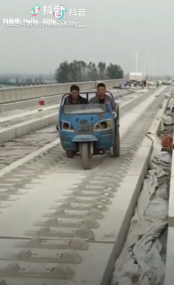 Clip hot gây bão mạng 19/01: Những tình huống éo le hài hước