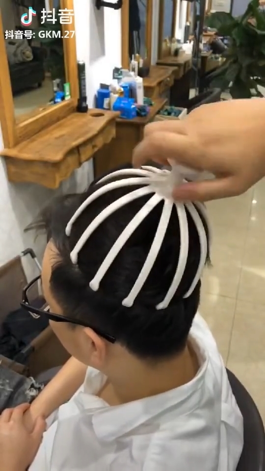 Clip hot gây bão mạng 19/01: Những tình huống éo le hài hước