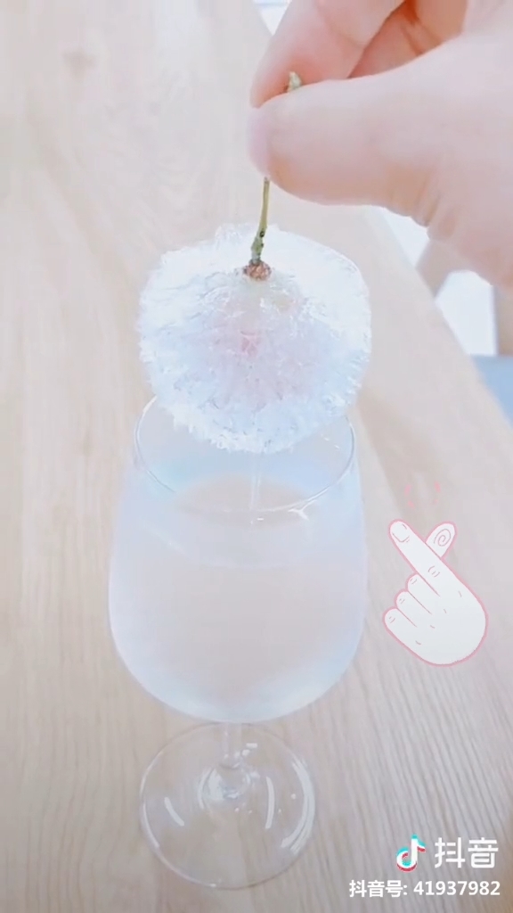 Clip hot gây bão mạng 22/01: Bí quyết cua gái, quả nho ma thuật