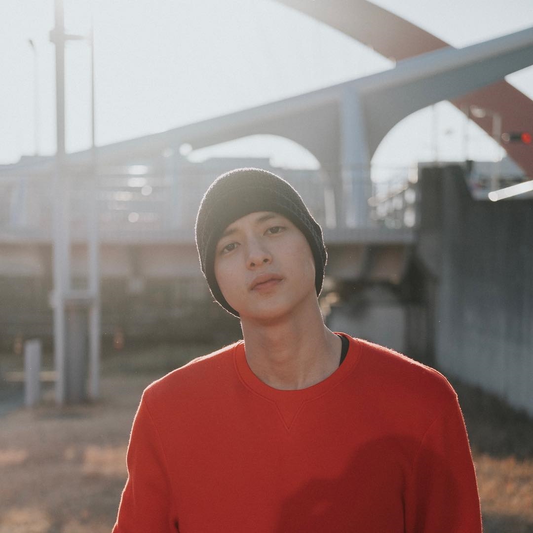 James Jirayu thân thiết với bạn trai Natapohn khiến fan thích thú