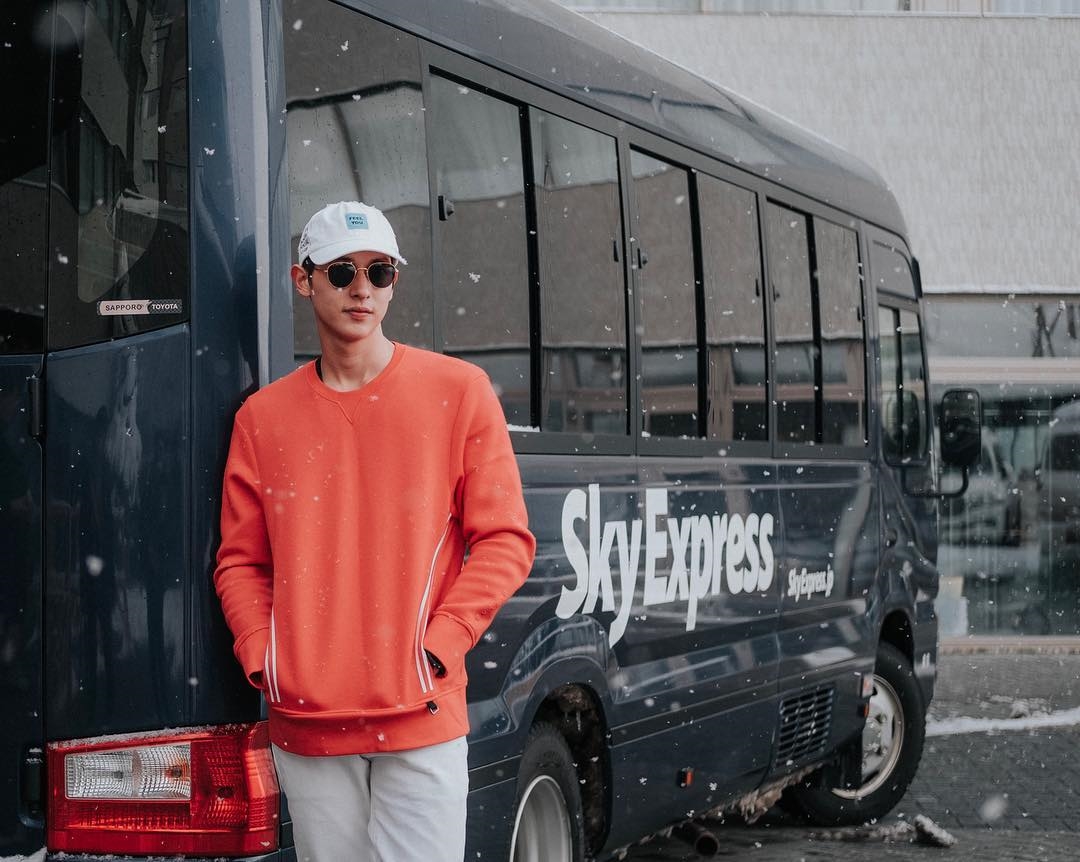James Jirayu thân thiết với bạn trai Natapohn khiến fan thích thú